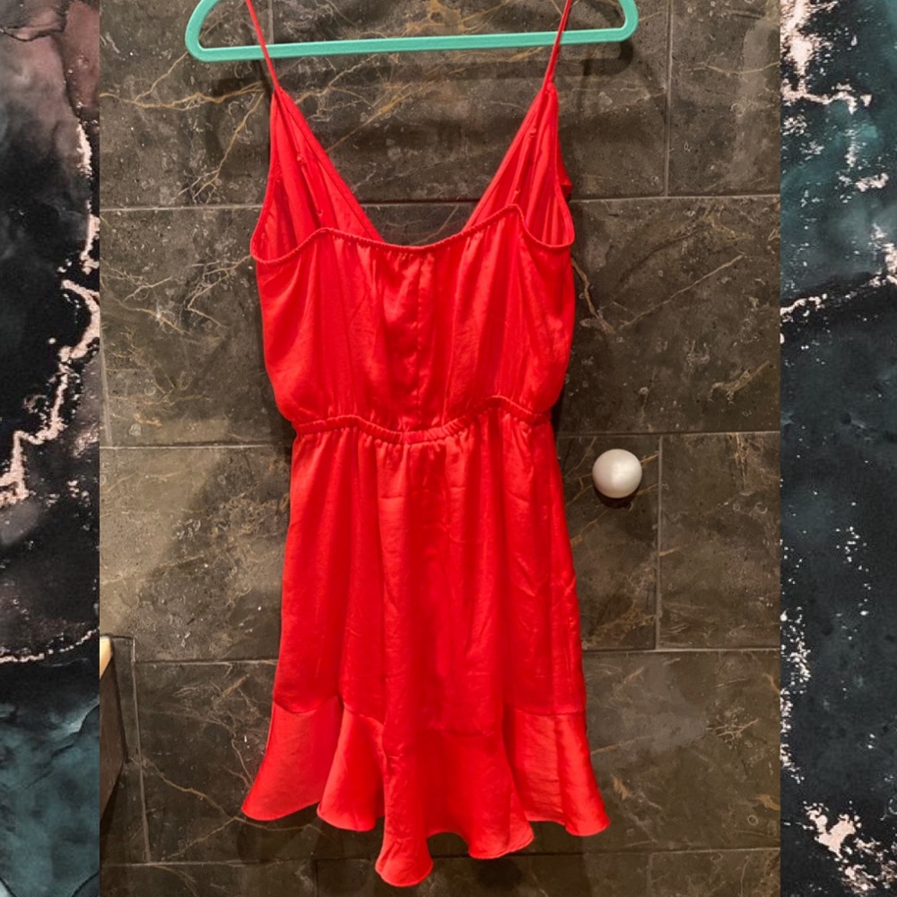 RED DRESS 💋 - Picture 3 of 5